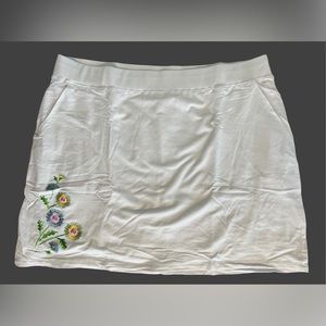 *French Terry Stretch Skort w/ Embroidery 2X ~ Denim & Co A354169 White